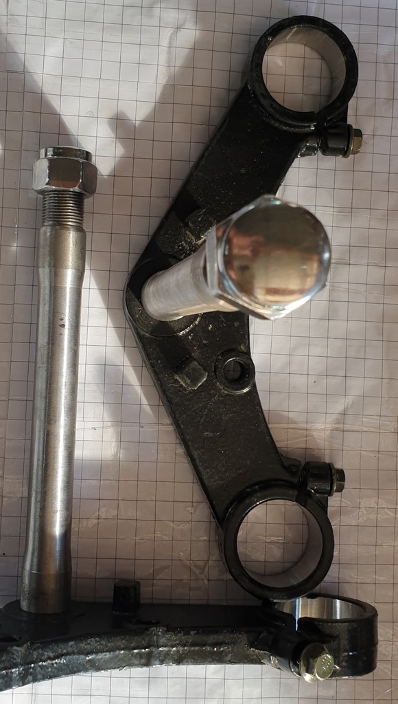 Link Plate on Steering (Bottom Yoke) LC60V 95-013 {M111B01}