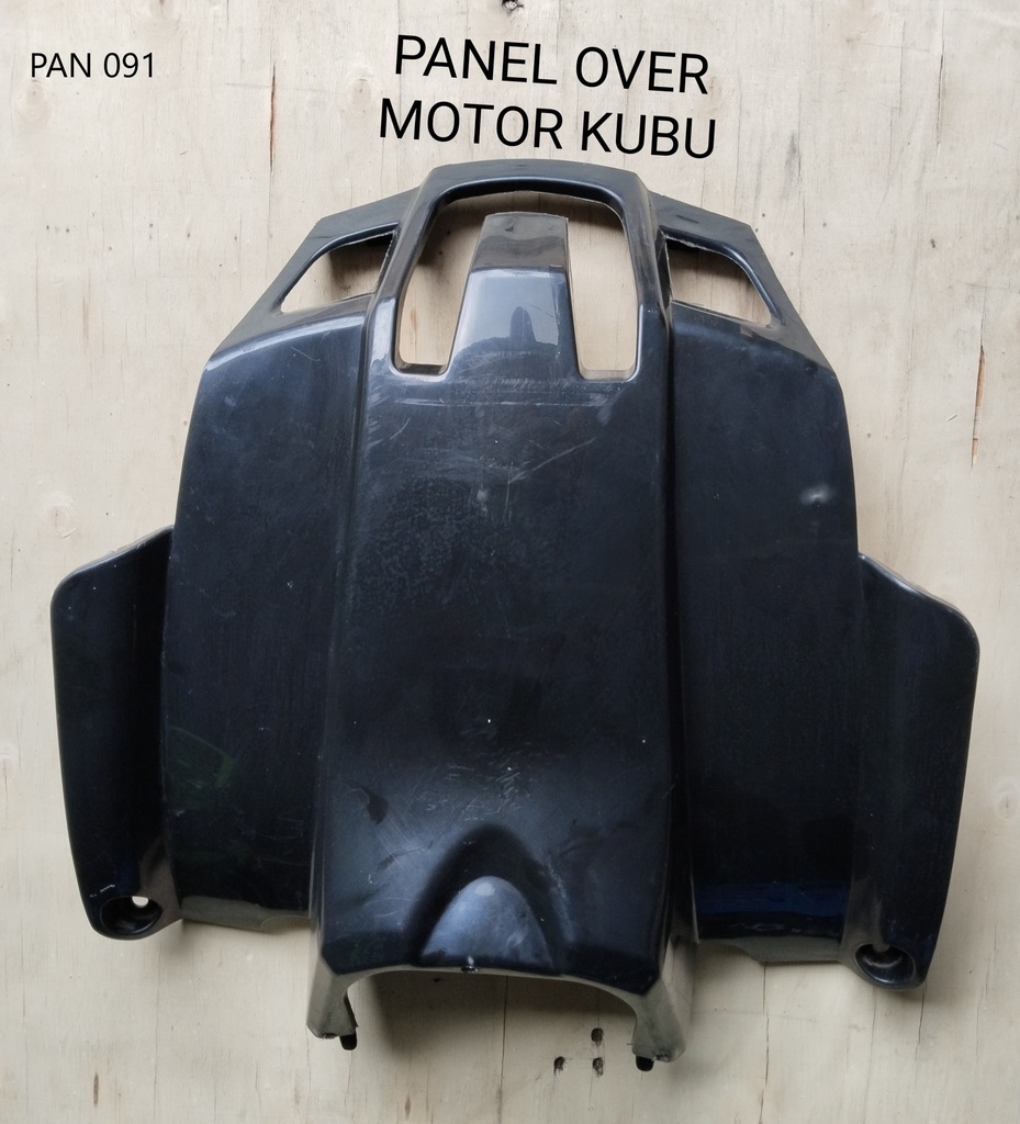 Panel over motor Kubu