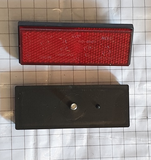 [REF 004] Reflector Red Rectangular with 5mm Serrated Flanged Locknut LC60V 95-047